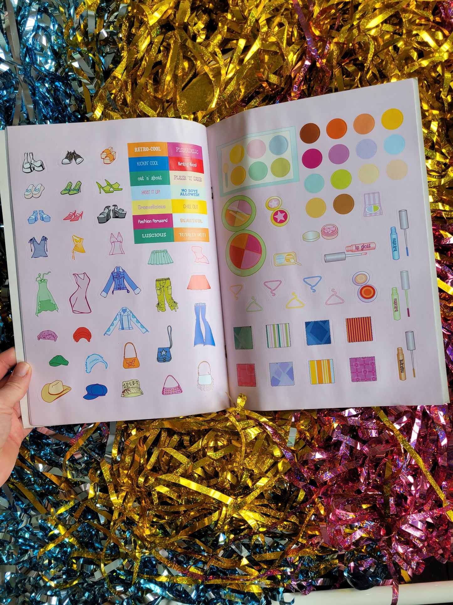 Bratz Krazy-Kool Sticker Blitz Book Fashion Passion 2004