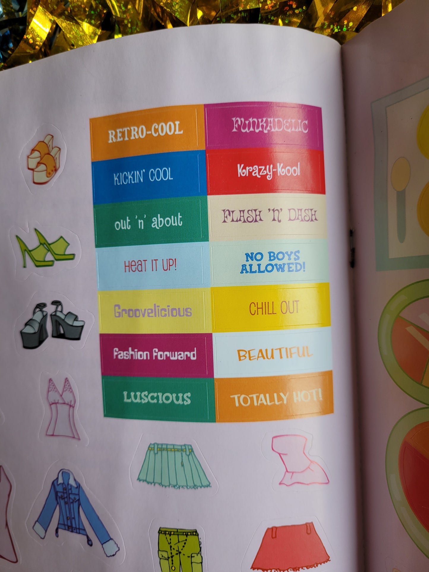 Bratz Krazy-Kool Sticker Blitz Book Fashion Passion 2004